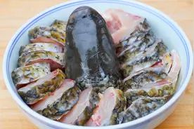 草鱼还是家常做法好，倒入一瓶啤酒，鱼肉鲜嫩，汤汁浓，实在是香视频封面
