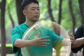 站桩的好处特别多，如何正确站桩呢？专家现场教学视频封面