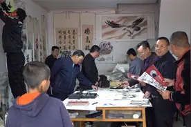 天水五龙艺术节，国家级五龙籍一级书画家，现场给家乡农民送画视频封面