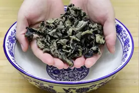 木耳别直接用水泡，教你泡发小妙招，2分钟就能发满盆，干净放心视频封面