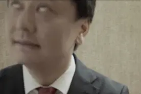 影视：女人半夜听到诡异敲门声，开门剧情却反转，结局却出人意料视频封面