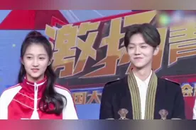 关晓彤深夜探班男友鹿晗同回酒店 两人公开交往近3年恋情稳定