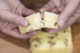 你原来是这样的酸奶糕，做这么好吃还让我怎么下口！视频封面