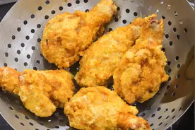 厨师长教你在家做炸鸡腿，外酥里嫩，比快餐店卖的更香更入味