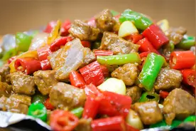 饭店做的牛肉为什么好嚼呢？用厨师长的做法，不用嫩肉粉照样嫩