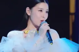 李小萌王雷，深情翻唱《乌兰巴托的夜》，高音震撼全场视频封面
