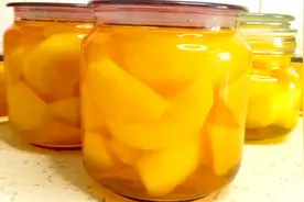 2分钟学会自制“黄桃罐头”香甜爽口，冰镇解暑，连汤汁都喝光