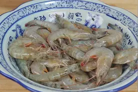 保存大虾时，不要再用水瓶装了，试试这2个新方法，放一年也新鲜视频封面