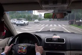 辅路开车右转，这些关键步骤一定不能少！