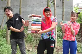 来福说谎跟妈妈要钱买练习册，没想妈妈端来一堆，把自己坑惨了视频封面