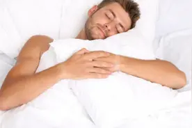 “裸睡”对于男性来说，究竟有利还是有弊？看完瞬间明白！视频封面