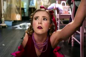 女人把活人做成洋娃娃收藏，只为弥补童年缺憾《活人洋娃娃》