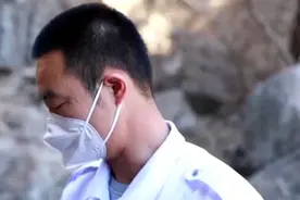 登山遇到受伤，学会就地取材，自救互救视频封面