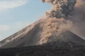 实拍火山爆发过程，场面惊人，人类的灾难