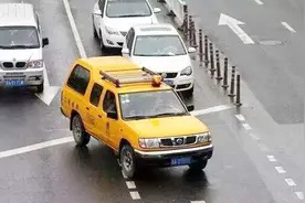 前车强行加塞，后车故意撞车，到底该怎么判？交警的解释没毛病视频封面