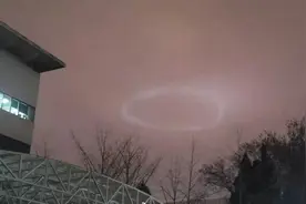北京天空惊现神秘光环？中国天气“辟谣”：应该是鸟巢的灯光视频封面