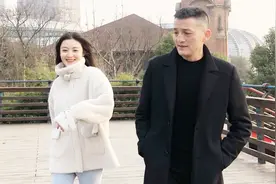 杭州一对父女组合跳舞在网上火了！搞建筑的父亲曾要求女儿删视频视频封面