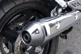 售2.38万，豪爵铃木250摩托，油耗2.3，双缸引擎，听听声浪如何？视频封面