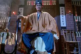 僵尸先生：英叔穿上道袍，手持桃木剑往这一坐，满满的安全感！视频封面