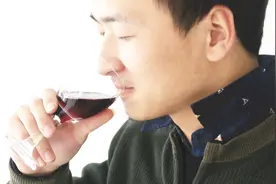 喝酒基本不断片的人，大多有四个技巧傍身！视频封面