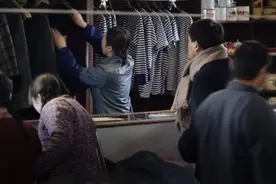 傻柱：傻柱一点就通，跑出去偷偷给秦淮茹买礼物，今晚有活干喽视频封面