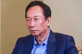 历经近一个月才获得“授权”，郭台铭采购BNT疫苗一波三折视频封面