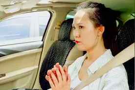 为什么现代人结婚不拜堂呢？智能导航的神回答太精辟了视频封面