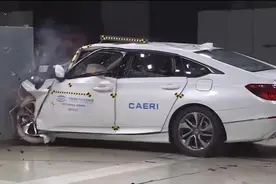 东风本田INSPIRE中保研测试，这A柱可以和帕萨特比比视频封面