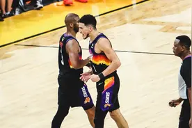 NBA今日最佳球员：布克31分5篮板6助攻，状态火热出手毫不犹豫！视频封面