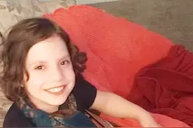 现实版《孤儿怨》！20岁侏儒女子装6岁 多次试图谋杀养父母视频封面