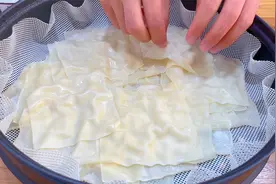 用饺子皮、馄饨皮做春卷，上锅蒸一蒸，一点油不用，叠40张也不粘视频封面