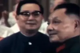 1978年，小平同志彻底否定“两个凡是”，叶剑英等人鼎力支持视频封面
