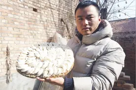 大年三十点炮仗吃水饺，农村传统习俗，吃饭越早寓意来年财运越旺视频封面