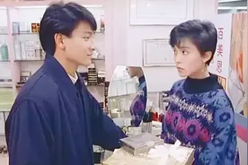 如何给女友送礼物又能逗女友开心，刘德华这招挺不错，笑逗了