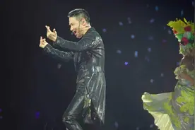 58岁张学友隐藏了19年的女儿，原来是熟悉的她视频封面