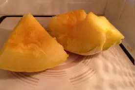 用冷冻后的金丝瓜制作的凉拌菜，的确是脆脆的