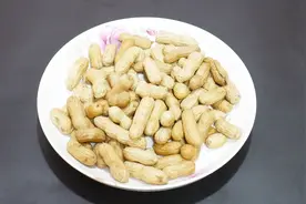 剥花生小技巧，一分钟可剥一大盘，又快又好不伤手，学会快试试视频封面