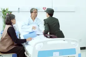 女儿来北京看望院士，自责自己来晚了，心里十分难过，泪流满面视频封面