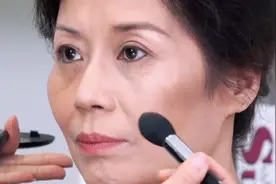 零基础学化妆：如何打腮红