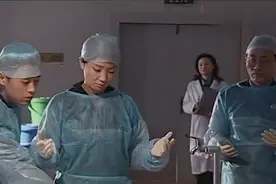 女法医：法医尸检，发现死者的内脏被生生拽出来，真的太残忍了！视频封面