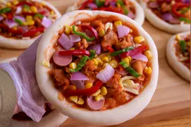 在家自制冷冻披萨饼，奥尔良鸡肉口味，早餐不用早起，暄软又拉丝