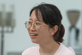 90后海归留学生回国当住家保姆，怎么做到月薪过万？| 冷暖人生视频封面