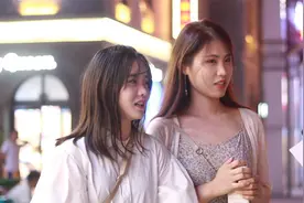 假如易烊千玺娶你不给彩礼你愿意？妹子直言不讳，说的精辟视频封面