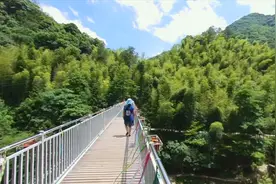 皖南川藏线的水墨汀溪上玻璃栈道累到吐  90块的门票有点不值