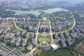 安徽排名第三的211大学，安徽大学到底有多大？航拍一目了然！视频封面