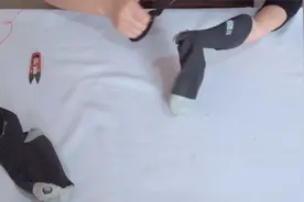 袜子没穿几天破洞了，一招修复不留痕迹，会针线活都就能学会视频封面