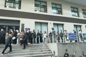 郑州各社保大厅可现场办理！需要提前电话预约，办公时间请注意！视频封面