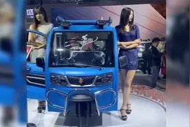 老板为了卖他的三轮车，花重金请来美女车模，这效果真是好啊视频封面