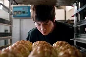 傻小子将面包做到世界第一，你为什么还没成功，这部励志电影说了视频封面