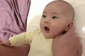 可爱宝宝学爸爸发怪声学的惟妙惟肖，这孩子长大不练口技可惜了！视频封面